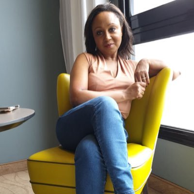 vivian_esk's profile picture. 