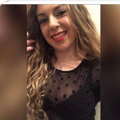 No soy de demostrar sentimientos, pero estoy lleno de ellos; sufro en silencio, amo con miradas y hablo por sonrisas.