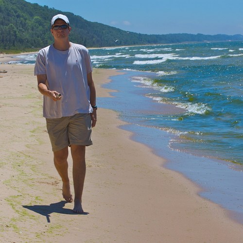 jmfleetwood's profile picture. Daddy of Triblings™ 👨‍👧‍👧 Bats right, Tweets Left  🤳 Bowdoin ‘87 🦞