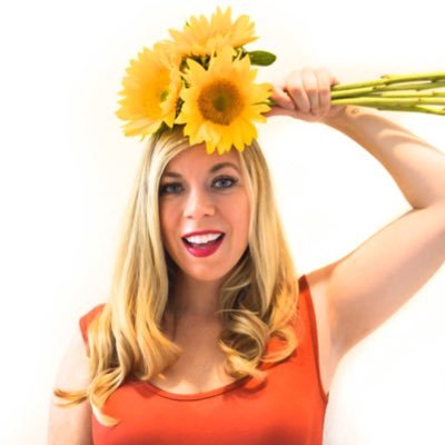 Mindset + Biz Coach 💖 Activate your LIMITLESS mindset, thriving soul-driven biz + carrot-free life🥕Get certified in NLP, EFT, Hypnosis, Reiki + Coaching 🥳⬇️