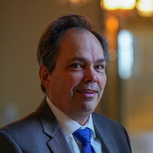 tapio_bergholm's profile picture. Olen professori ja Itä-Suomen yliopiston dosentti. Koulutus FT, YTT. Pidän yhteiskuntahistoriasta, viileän veden uinnista ja pitkän matkan soudusta.