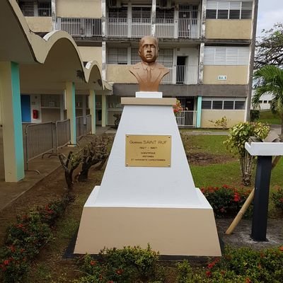 EPLE Académie de Guadeloupe 
Avenue Paul Lacavé
97130 Capesterre Belle-Eau
Collège REP Ulis/Segpa/Classe Relais