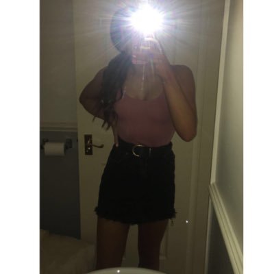 charlottepitch4's profile picture. 