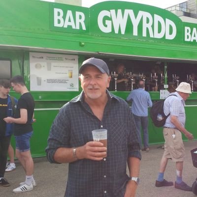 Der85Willias's profile picture. Cymru Rhydd, Cardiff City, casau prydeindod.
