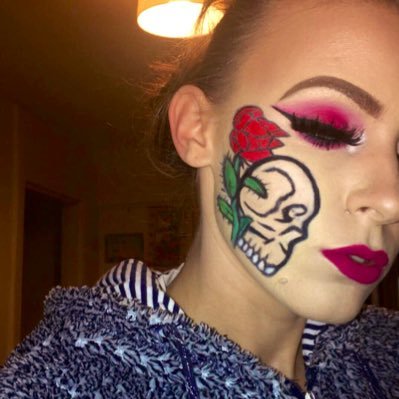 Makeupbytammyl1's profile picture. Self taught freelance makeup artist live streamer on FB/YouTube ..PR/collab email tammypoyser@gmail.com https://t.co/azVswbgLUJ