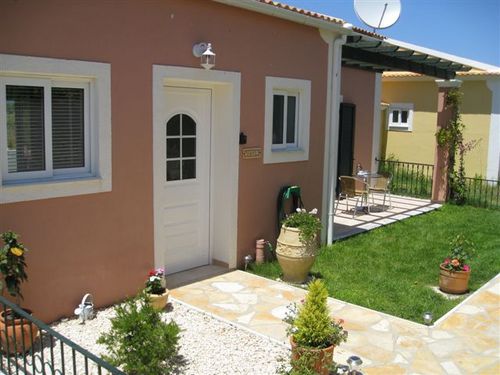 Wisteria is a modern self catering villa within a 5 minute walk from the fabulous sandy beaches of St George, Corfu.