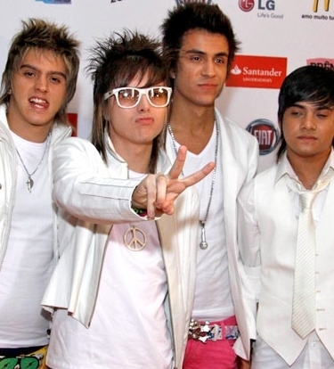 Restart Choose Oficial
Segueem tb @Marii_Emerick__