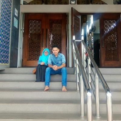 asritapuji's profile picture. Love cat, twitter addict, gorengan addict. Want to talk more w/ me? contact helorita@gmail.com