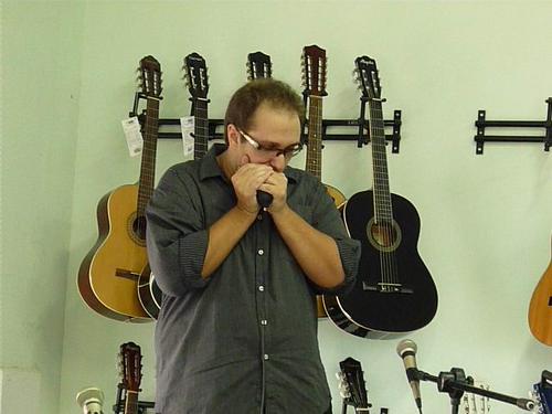 Músico por amor a Jesus e ao Evangelho. Membro do corpo de Cristo pela Igreja do Ev.Quadrangular de Presidente Alves-SP.
