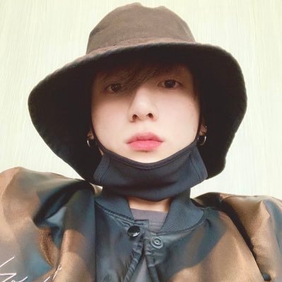 ChaeyoungROSE11's profile picture. 