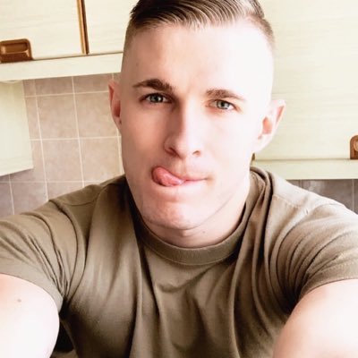 I’m here to serve the country 🇺🇸🇺🇸with the last breathe and spend the rest life with my love 😍... Am single , Dog 🐕 and have truck #Army #