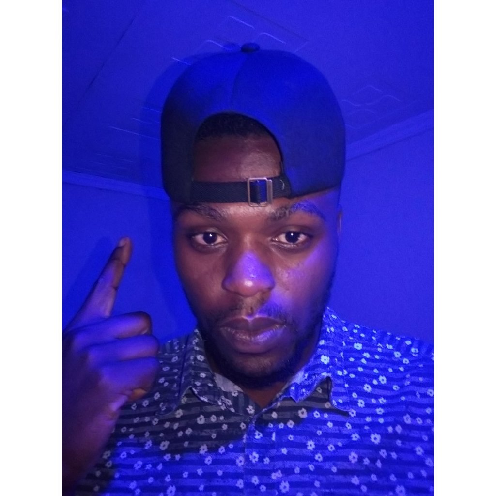 DocTitofrank's profile picture. Calm and collected....depictin the gentle steps of a tiger is not a mark of cowardice. I LOVE MY LIFE ©2023