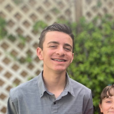 WritingMartin's profile picture. I’m a writer who writes writings with writing utensils. Also secretly a fan of repetitive bio’s