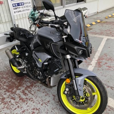 最近、バイクに乗り出しました。バトオペ2たまにフットサル、登山、スノボーやってます。よろしくでふ(=゚ω゚)ノ