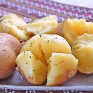 Batata_Kenchi's profile picture. 歌モノの作詞、作曲、編曲やってます。 バタタ ケンチです。 熱々のじゃがいもです。 お仕事の依頼はDMまでお願い致します。