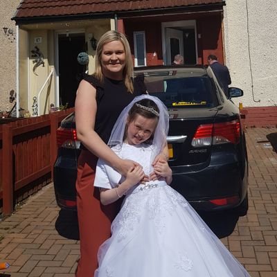 lasheswithash's profile picture. 