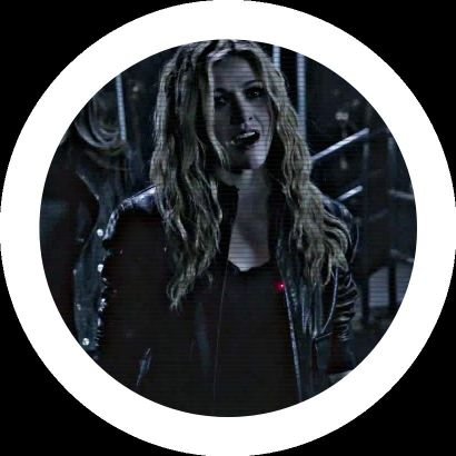daughter of Oliver Queen and Felicity Smoak