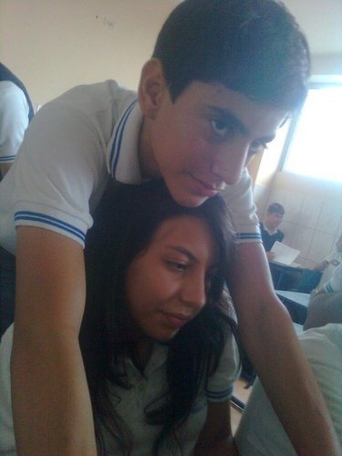 Soy buena gente, me gusta estar con mis amigos salir..!! noo me gusta estudiar