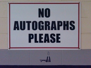 ROADCASEFAMOUS's profile picture. airport cargo worker music fan.