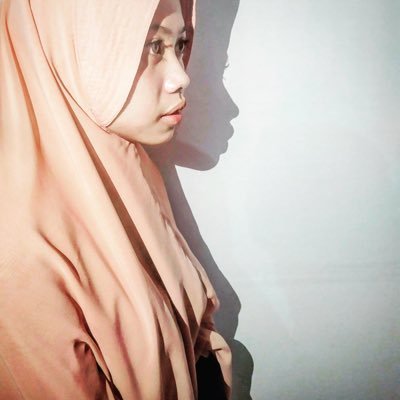 febrirmdhni's profile picture. 