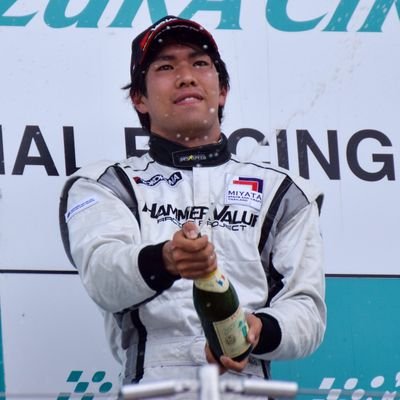 【Racing driver/Driving coach】 20歳からレース活動開始 ➡25歳で全日本F3 ➡29歳でSUPER GT 🏁