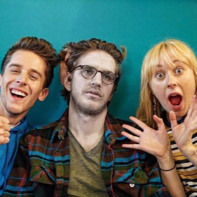 OutOfLeperave's profile picture. j’vous laisse légender 😜😂😂