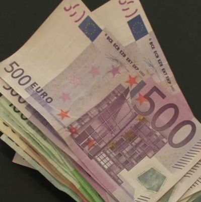 pornostiqueur foot et basket
J'essaye de proposer un paris safe par j.
mon but est de partir de 10 et de gagner 100 chaque semaine.💲💲