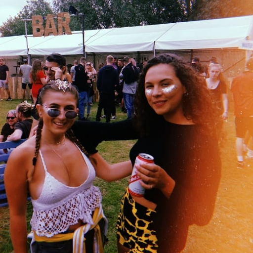 lolaburton_'s profile picture. 