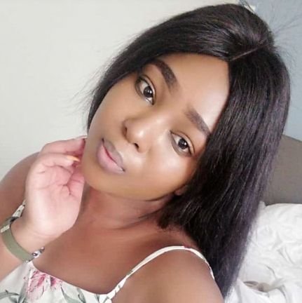 Ke_Enhle's profile picture. God First 🙇‍♀️ _ Media Graduate 🎓 _ Tune into @IkwekweziFM every weekedays at 09:45am to listen to my Educational Show📻