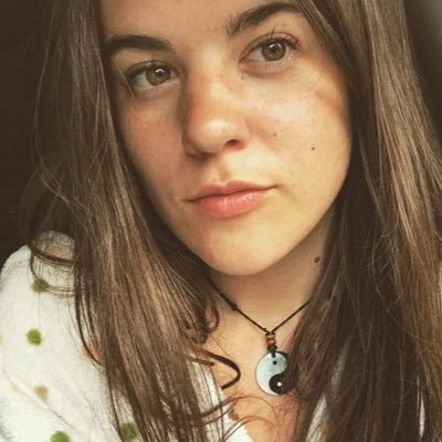 Cornish, 22. Instagram: @abigailroxanne