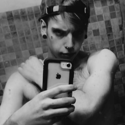 alpha_mike21's profile picture. 23 yr old Alpha Cashmaster here to collect what’s mine.😈 Venmo: @CashMaster21 Paypal: ohyesitstyler666@gmail.com #footmaster #findom #humiliation #tvsessions