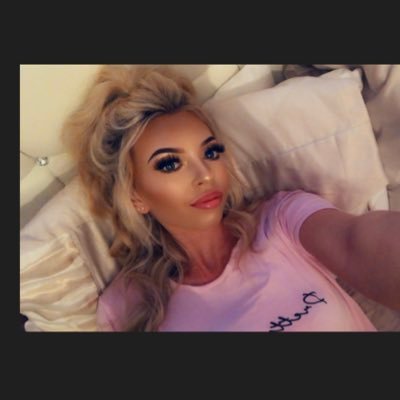 Instagram: naomiobrien_xo