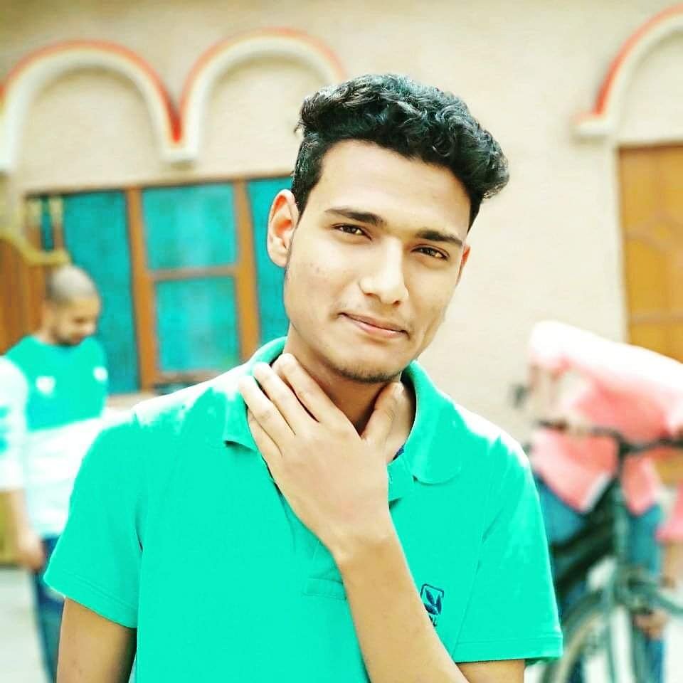 ▪︎Creating my own sunshine     
                                                                                     
¤🏘️ Bihar🛬 🏫AMU 👨‍🎓📚