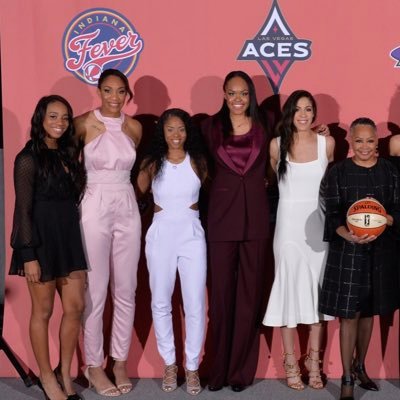 Dedicated to celebrating the beautiful women basketball players in the WNBA, overseas, & college. ✨ DM pics to be featured/removed. WNBAdimes@gmail.com