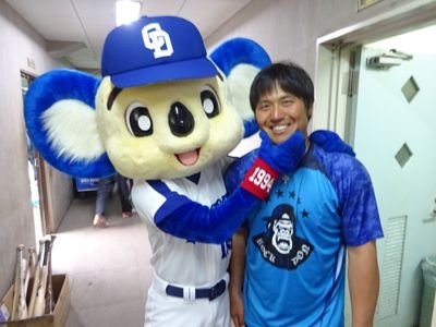 関東のドラゴンズファンです☺️✨
監督、コーチ、選手全員応援中📣
平田良介選手は永遠なり🤗
🐲絶対優勝🎵
パリーグはおかわり君の西武推し😆
卓球は張本智和選手🏓
大相撲は元72代横綱稀勢の里。
柔道は海老沼匡氏
フィギュアスケートは友野一希選手ハンヤン&ネイサン・チェン選手✨
宜しくお願い致します🙇
