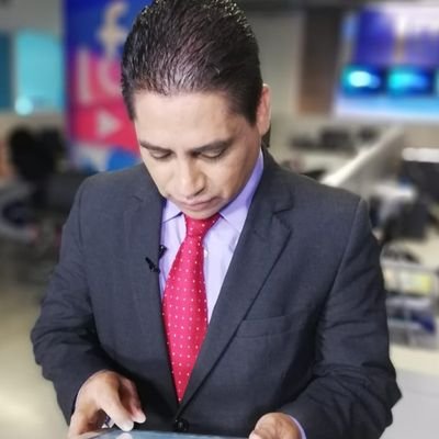 Periodista y Poeta ... Fiel amante del campo. Hablo de frente y directo pero escribo con el corazón y sin la más mínima intención de ofender o dañar a nadie.