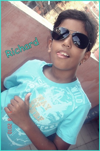 Oi meu nome é Richard Sou um Garoto Legal rs Acho rs 
quem seguir sigo de volta