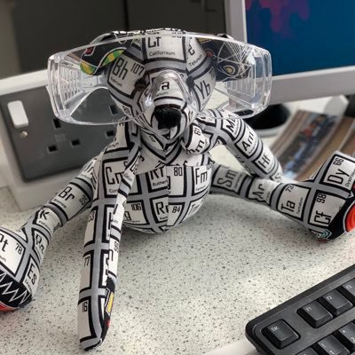 mrsemdle's profile picture. Pyromaniac 🔥 | Chemistry and Physics Teacher 👩🏻‍🔬 | Mental mother to three tinkers one of which is a heart warrior 👩‍👧‍👦👨‍👦❤️💙