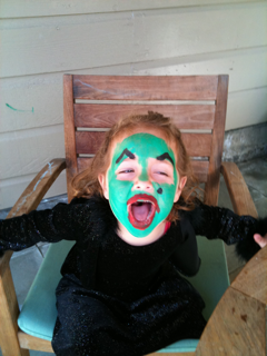 marriedwtoddler's profile picture. You can't reason with crazy, nor toddlers.