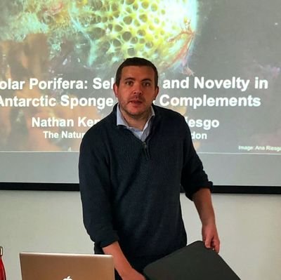 Kia ora! Lecturer at the University of Otago, Rutherford Fellow. Interested in  🐚🦕🪱🦂🧽 & 🧬. More: https://t.co/rMBxvK6EmQ