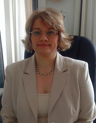 I am an Associate Professor and a Course Director for The Psychology of Kindness and Wellbeing at Work, School of Psychology, University Of Sussex
