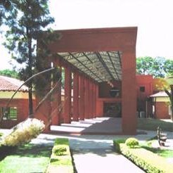 Institución comprometida al acompañamiento de la docencia, la investigación y la extensión universitaria en la Universidad Nacional de Asunción.