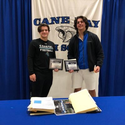 Cane Bay High School Football.🏈 offensive line. 🚫🧢 250, 6’3. 23 SAT.