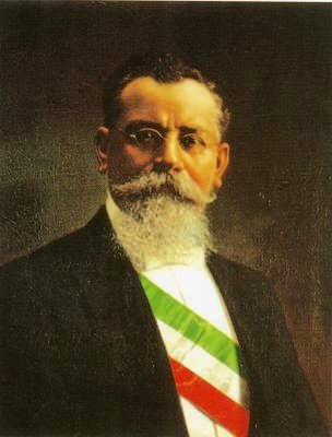 Soy un político militar ,primer jefe del ejército constitucional y un  participante de la segunda etapa de la revolución mexicana