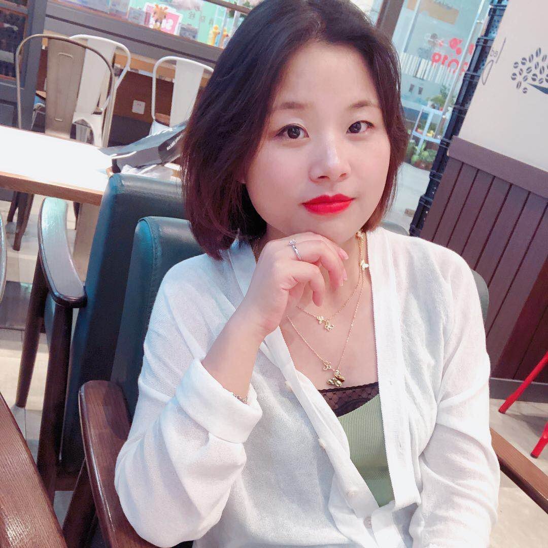 I am an active girl. I like to pay attention to people who are orderly and full of correct thinking logic and become friends.❤️