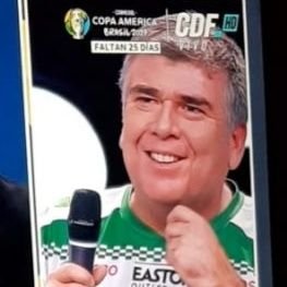 Fútbolero, casado, tres hijos. Auditor de la UFRO. Hincha y contertulio del Gigante del Sur,  Deportes Temuco. Orgulloso temuquense.