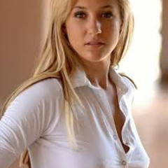 LionneFleurita's profile picture. 