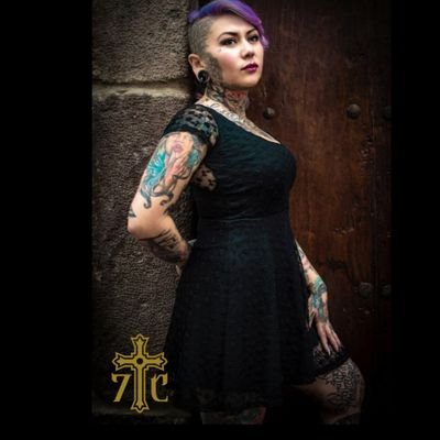 Artista Tatuadora
En @sietecrucestattoo 
Especialista en Lettering y tatuaje lineal