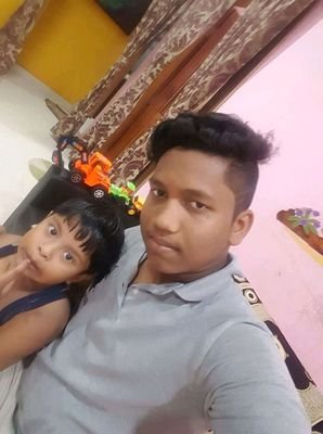 SahooUmashree's profile picture. why u looked up☝the stars🌟when
biggest star🌟 is me