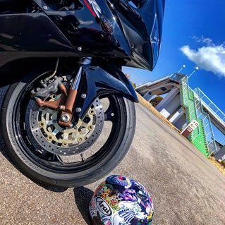 学生 中免取り中 SRを乗る予定 CBも欲しい 金が足りね〜💧 #follow宜しく #相互フォロー #バイク好き #SR #19歳 #リツイート多め